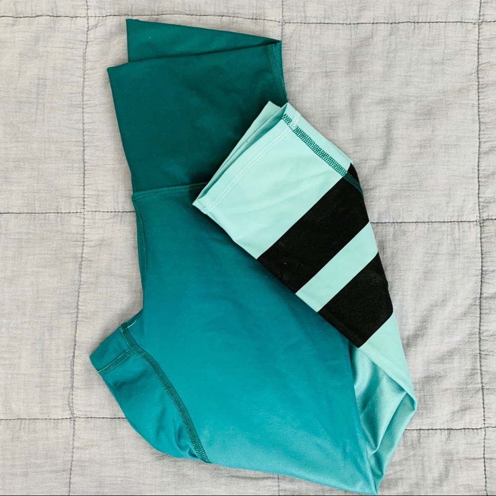 Alo Yoga Ombré Crop